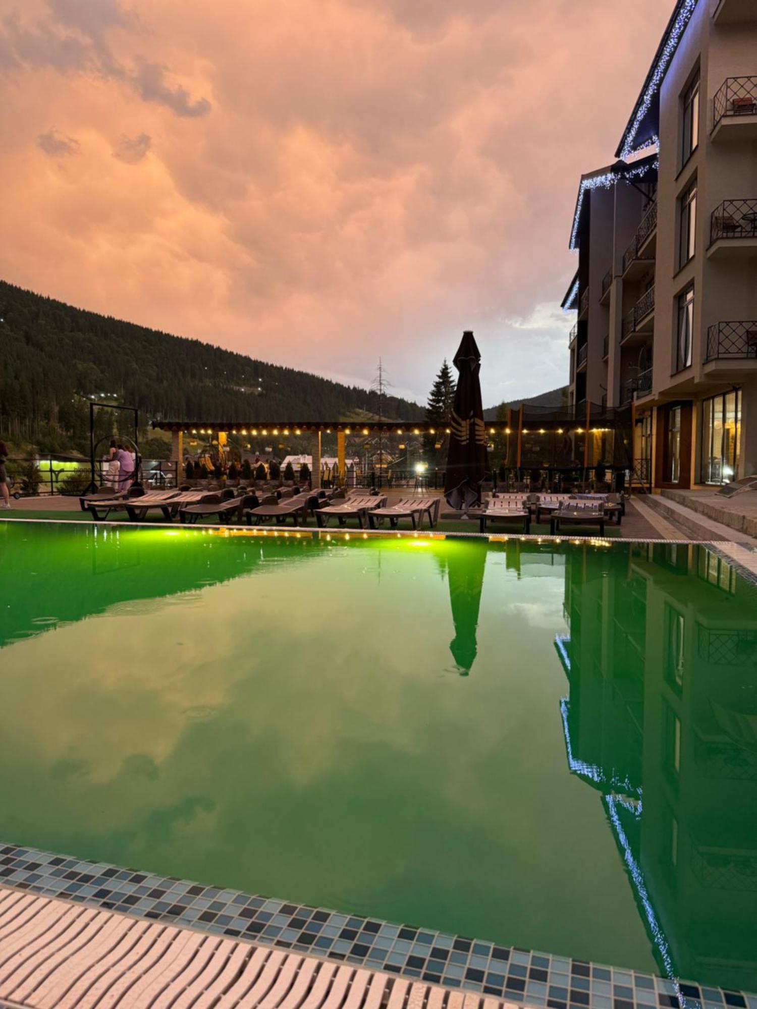 Gold Palace Wellness & Spa Bukovel Extérieur photo