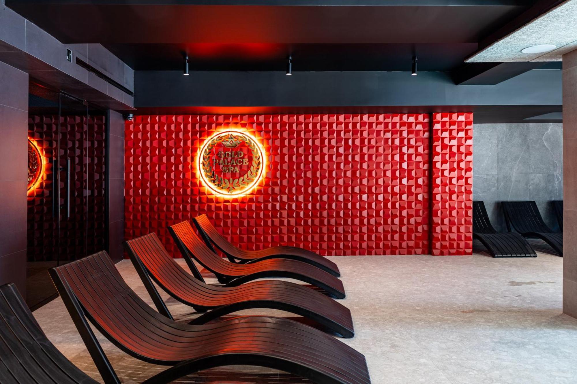 Gold Palace Wellness & Spa Bukovel Extérieur photo